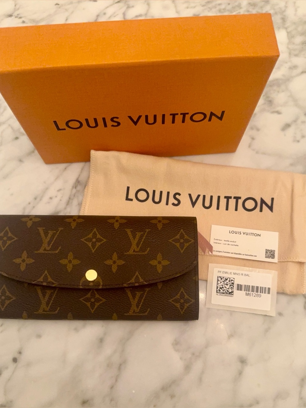 Louis Vuitton LV Emilie Wallet - pink interior